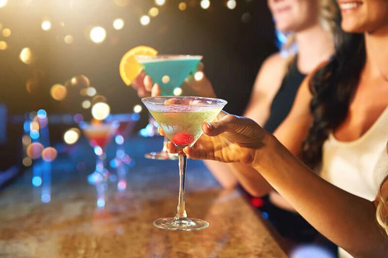 Unele băuturi alcoolice sunt potrivite pentru o petrecere, dar nu și pentru întâlniri intime. 